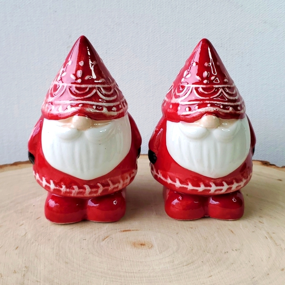 Salt and Pepper Set of Ceramic Red&White Ceramic Gnomes